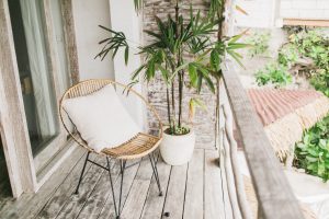 blog consejos decoración. Ideas low cost para decorar la terraza o balcón de tu casa este verano. mimo asesores inmobiliarios Donosti