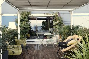 blog consejos decoración. Ideas low cost para decorar la terraza o balcón de tu casa este verano. mimo asesores inmobiliarios Donosti