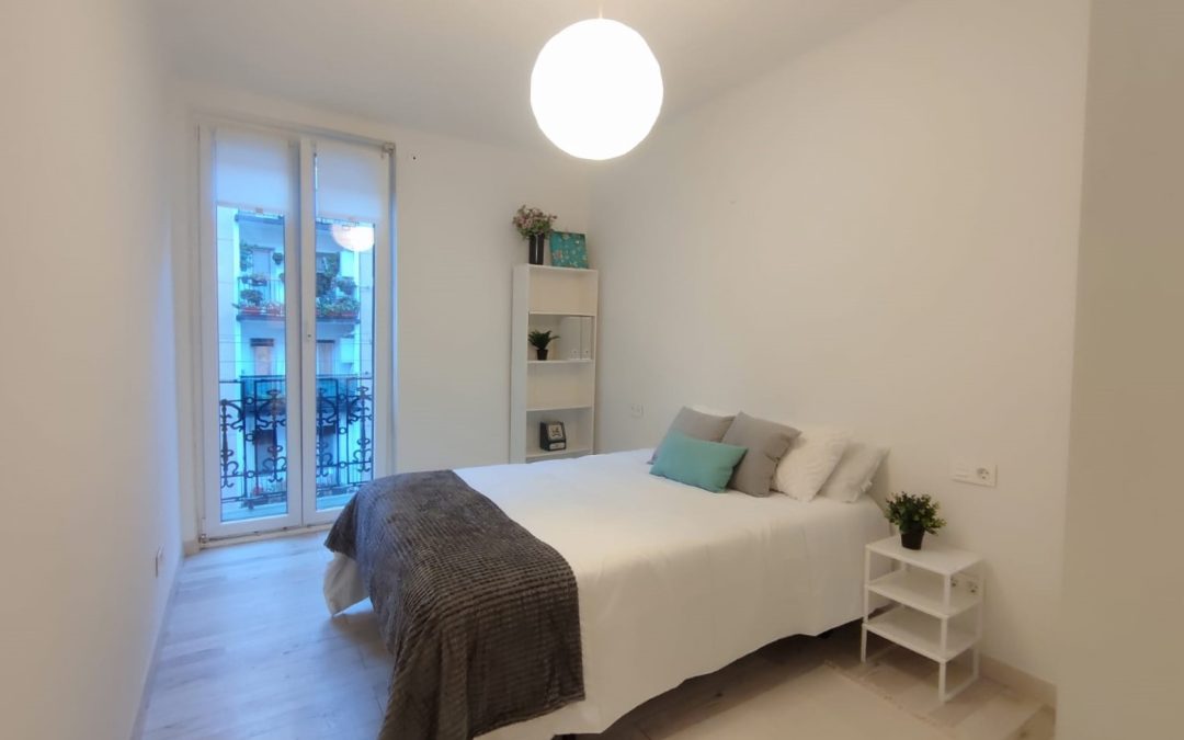 Se vende piso exterior en buen estado en Pasai Antxo. 3 habitaciones. Compra tu casa con mimo asesores inmobiliarios Donosti. www.inmomimo.com