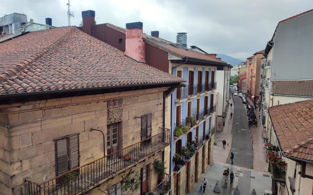 Se vende piso segregable a reformar en pleno Centro de Errenteria. Vende tu casa con mimo asesores inmobiliarios Donosti. www.inmomimo.com